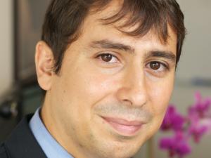 Prof. Hamdar headshot